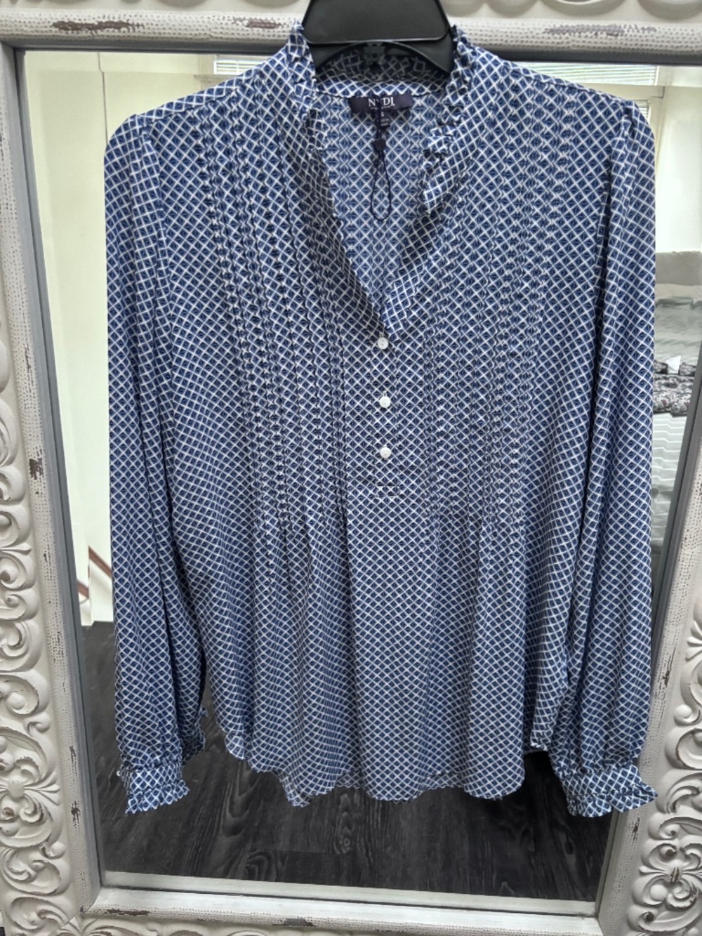 Gorgeous Blue NYDJ Heritage Geo Blouse Size Small